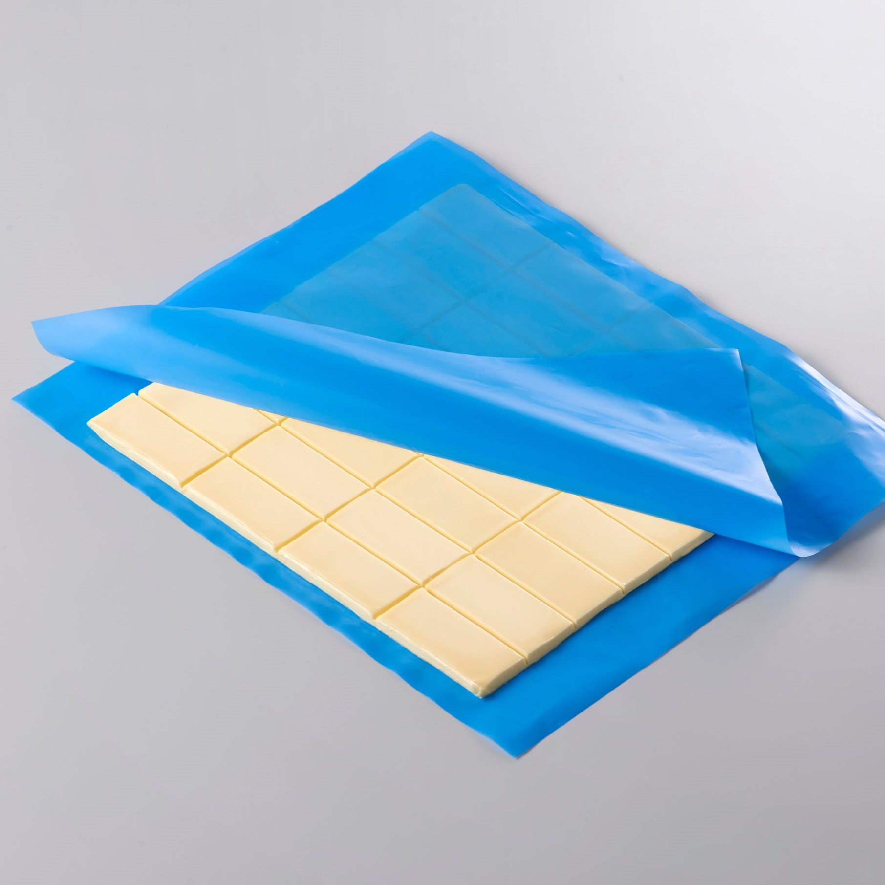 リボン食品 | 32分割筋入りミルクシート50(加塩)